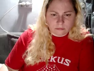 candycream17's Live Sex Cam Show