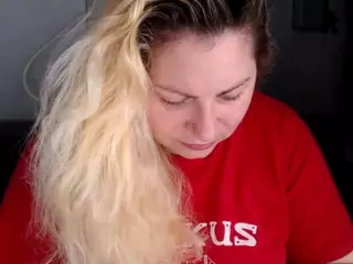 candycream17's Live Sex Cam Show