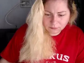 candycream17's Live Sex Cam Show