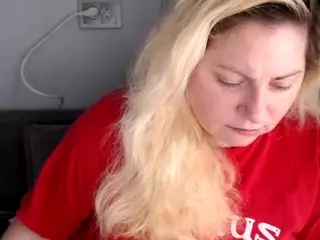 candycream17's Live Sex Cam Show