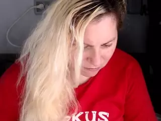 candycream17's Live Sex Cam Show