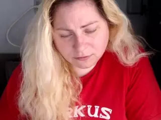 candycream17's Live Sex Cam Show