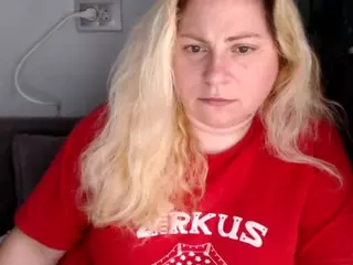 candycream17's Live Sex Cam Show