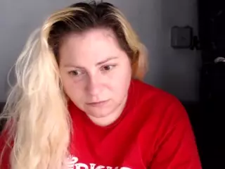 candycream17's Live Sex Cam Show
