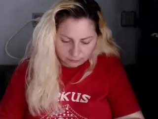 candycream17's Live Sex Cam Show