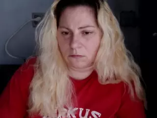 candycream17's Live Sex Cam Show