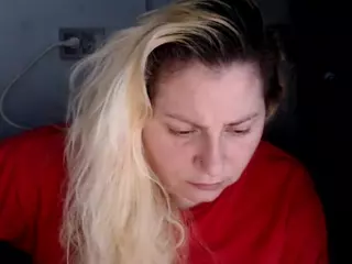 candycream17's Live Sex Cam Show