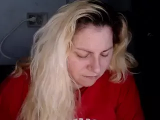 candycream17's Live Sex Cam Show