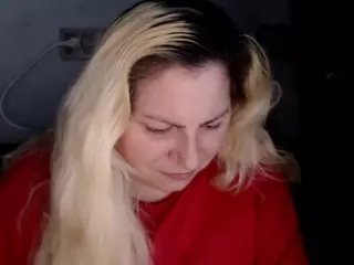 candycream17's Live Sex Cam Show
