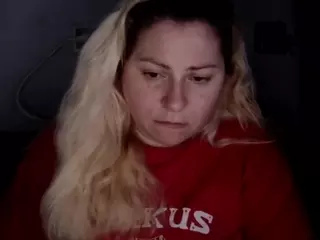candycream17's Live Sex Cam Show