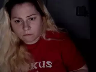candycream17's Live Sex Cam Show