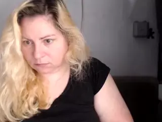 candycream17's Live Sex Cam Show