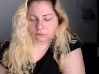 candycream17's Live Sex Cam Show