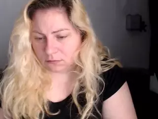 candycream17's Live Sex Cam Show