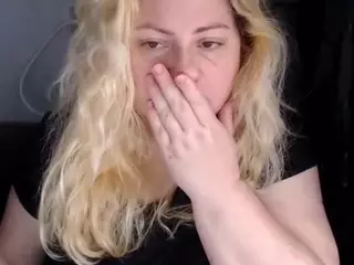 candycream17's Live Sex Cam Show