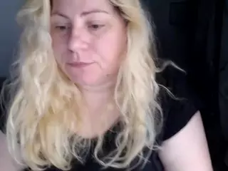 candycream17's Live Sex Cam Show