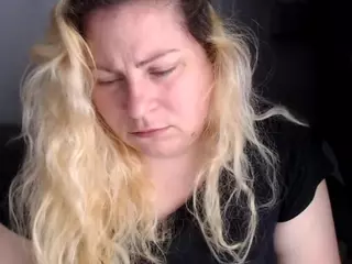 candycream17's Live Sex Cam Show