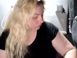 candycream17's Live Sex Cam Show