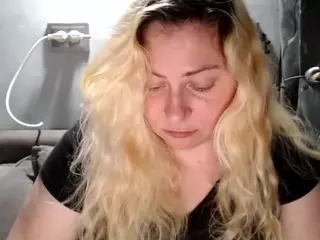 candycream17's Live Sex Cam Show