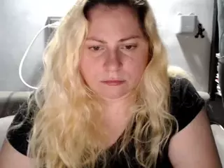 candycream17's Live Sex Cam Show