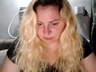 candycream17's Live Sex Cam Show