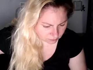 candycream17's Live Sex Cam Show