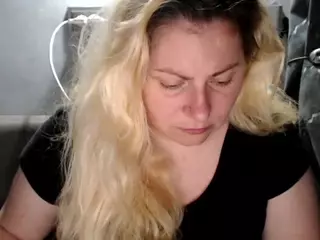 candycream17's Live Sex Cam Show