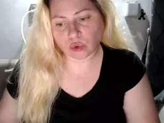 candycream17's Live Sex Cam Show