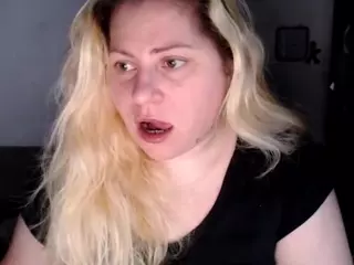 candycream17's Live Sex Cam Show