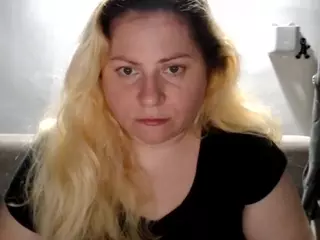 candycream17's Live Sex Cam Show