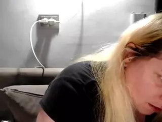 candycream17's Live Sex Cam Show