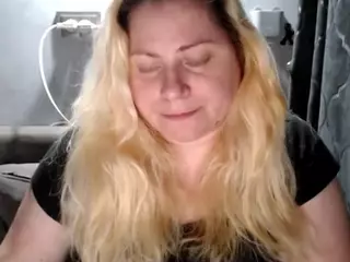 candycream17's Live Sex Cam Show