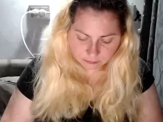 candycream17's Live Sex Cam Show