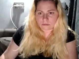 candycream17's Live Sex Cam Show