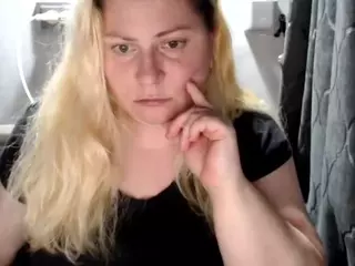 candycream17's Live Sex Cam Show