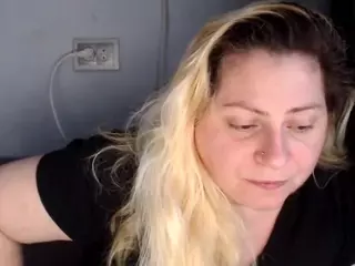 candycream17's Live Sex Cam Show
