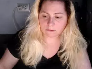 candycream17's Live Sex Cam Show