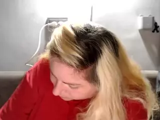 candycream17's Live Sex Cam Show