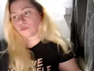 candycream17's Live Sex Cam Show