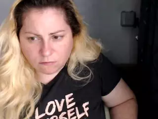 candycream17's Live Sex Cam Show