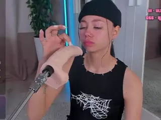Flora's Live Sex Cam Show