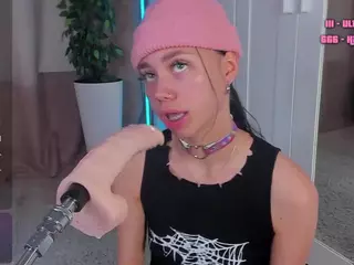 Flora's Live Sex Cam Show