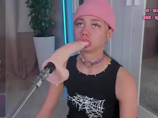 Flora's Live Sex Cam Show