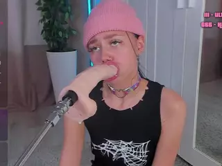 Flora's Live Sex Cam Show