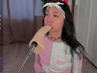 Flora's Live Sex Cam Show