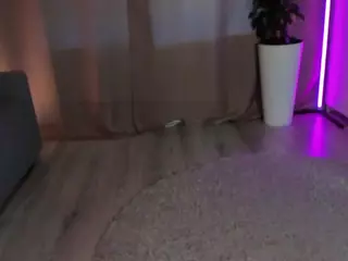 Flora's Live Sex Cam Show