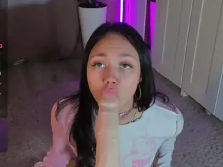 Flora's Live Sex Cam Show
