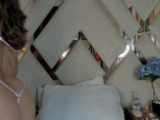 Live cam show with Ariht