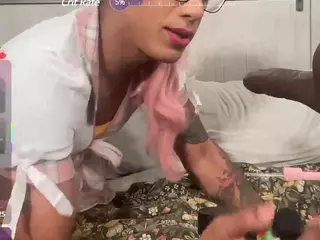 KiaraCloudsTS's Live Sex Cam Show