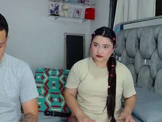 Live cam show with Ivy and Sam